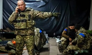 机枪温压弹封锁入口，西尔斯基为何还能进城？红军城隐藏最大秘密