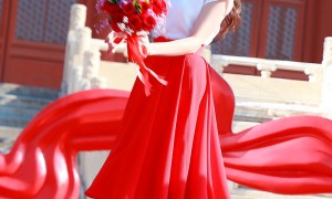 林志玲亮相活动,红色抹胸纱裙配长发甜美又少女,44岁美得太出众