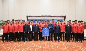 辽宁省委书记许昆林,会见辽宁U18男子足球队