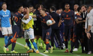 恩怨不休!孔蒂与劳塔罗场上对骂 昔日在国米打拳击和解